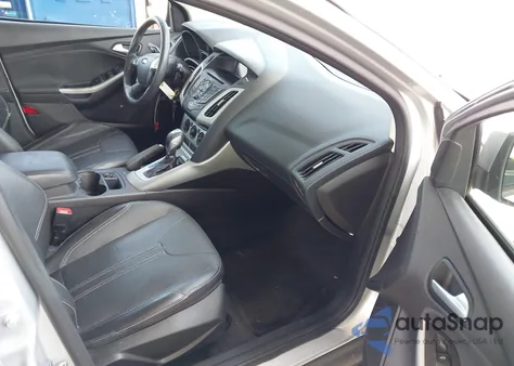 2014 Ford Focus Se z USA, uszkodzony, nr VIN 1FADP3K24EL443910